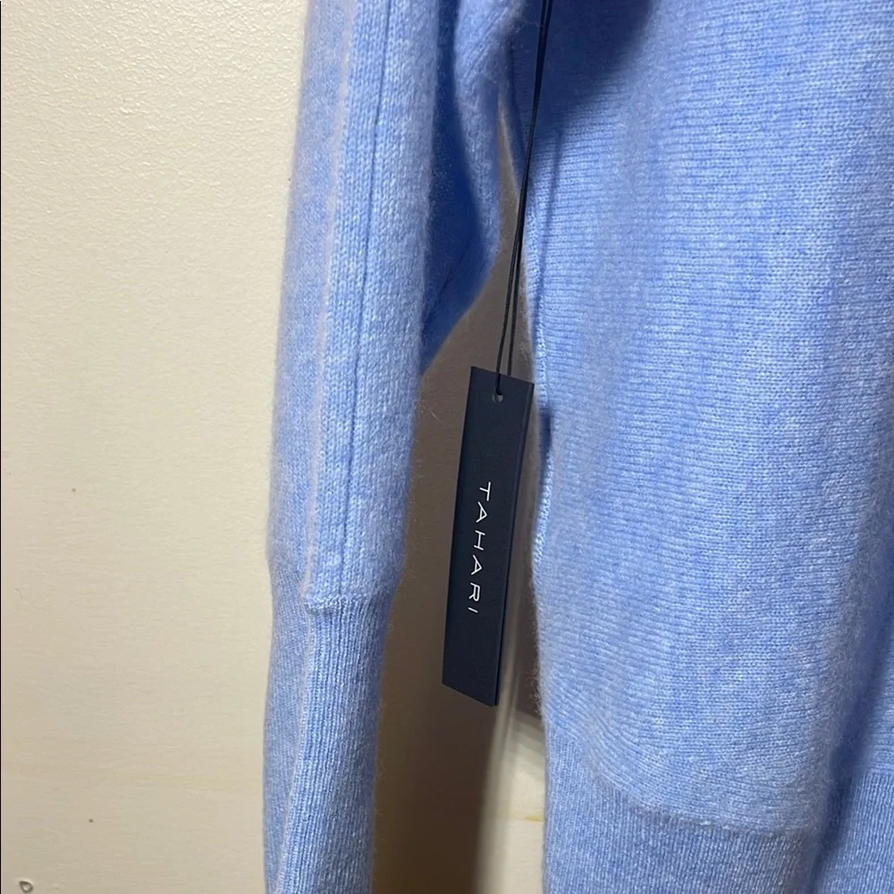 Neiman Marcus Light Blue Scoop Neck Sweater - Picture 4 of 7